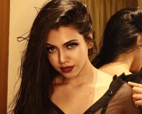 ullu actress simran khan