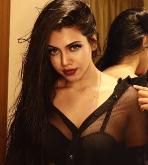 ullu actress simran khan
