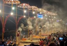 Dashashwamedh Ghat ghumne ki jagah