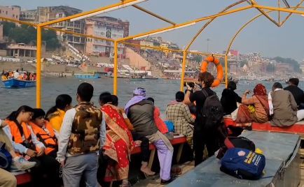 boat riding in varanasi assi ghat