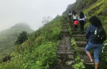 hatgad fort saputara ghumne ki jagah