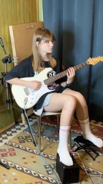 ultimate guitar website to learn guitar